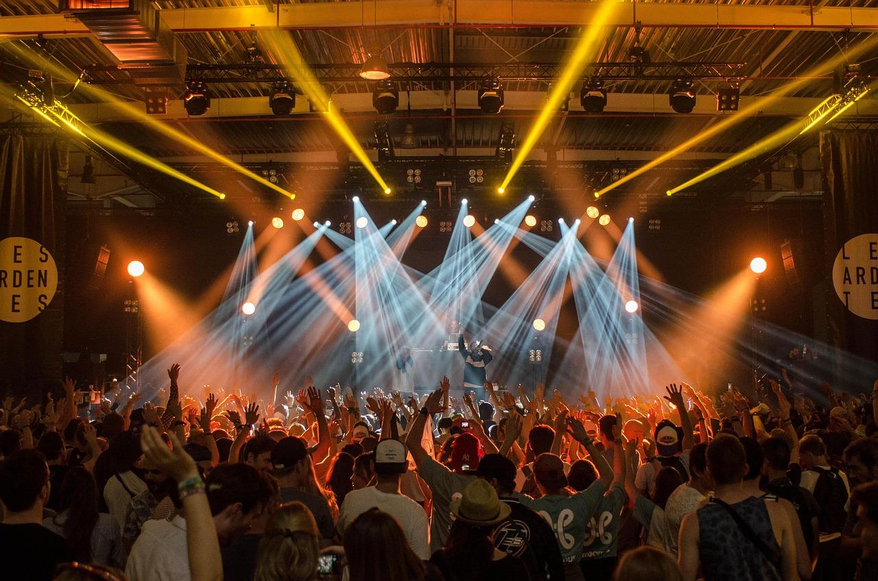 Tips for Booking and Securing the Ideal Speaker for Your Event